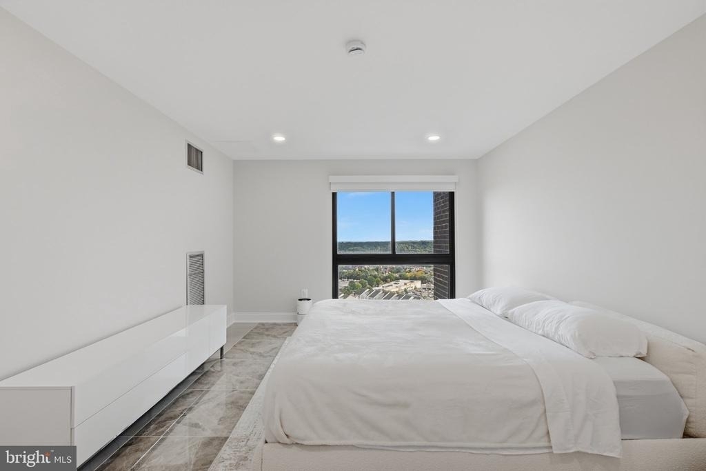 250 S Reynolds Street - Photo 22