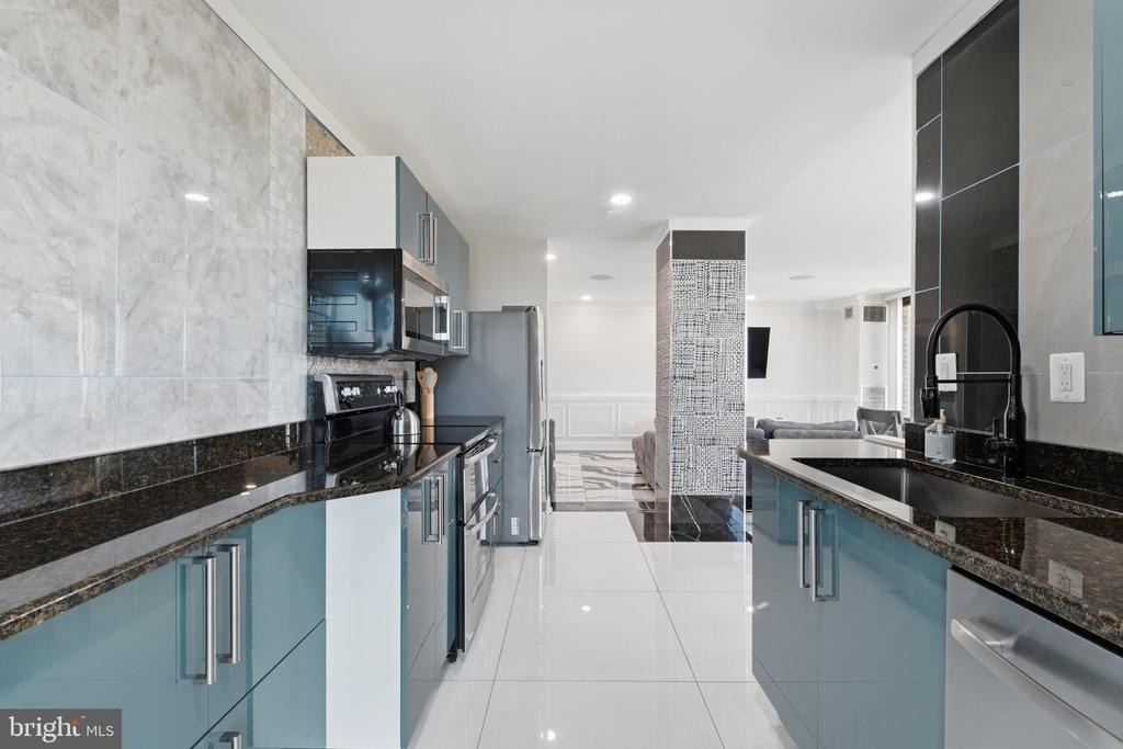 250 S Reynolds Street - Photo 11
