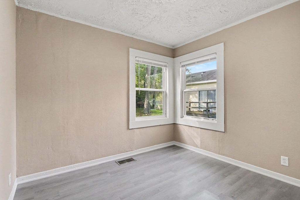 2136 Miller Road - Photo 8