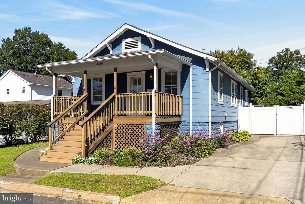 4515 7th Street N - Photo 0