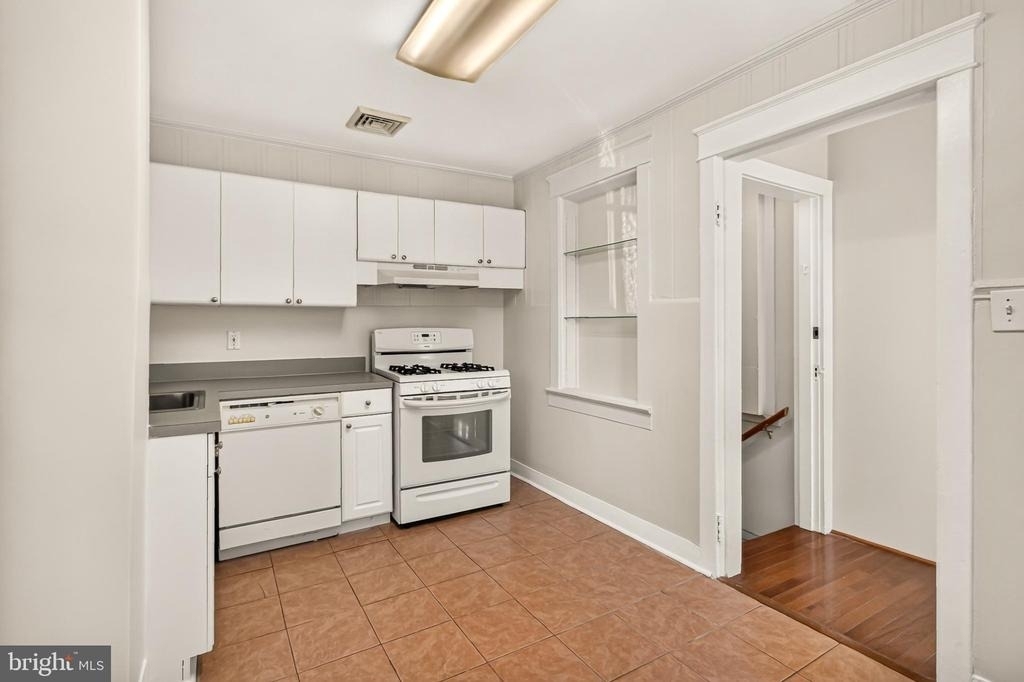 4515 7th Street N - Photo 11