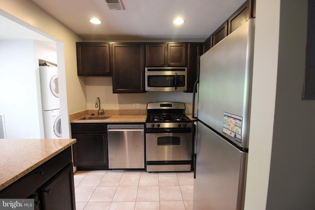 1221 N Quinn Street - Photo 3