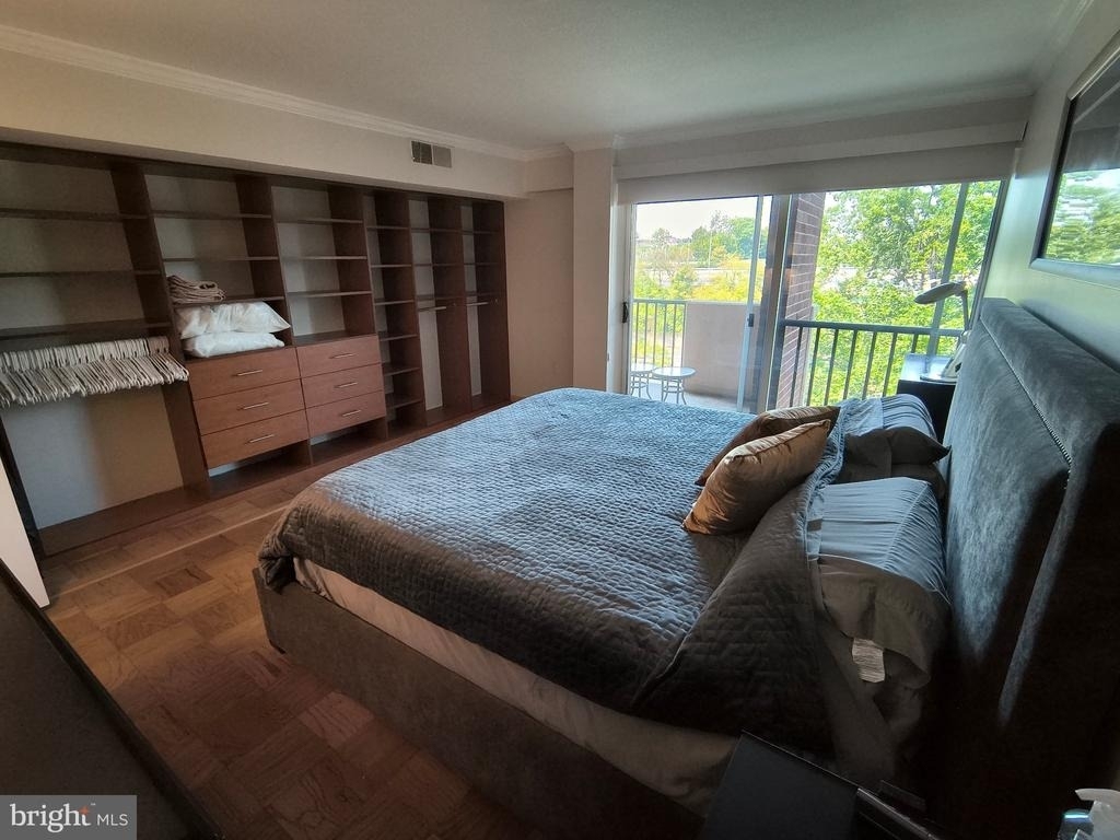 1300 Army Navy Drive - Photo 3