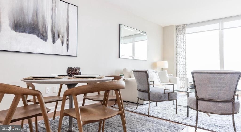 207 W Washington Square - Photo 15