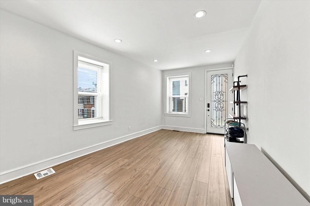 305 Carson Street - Photo 2
