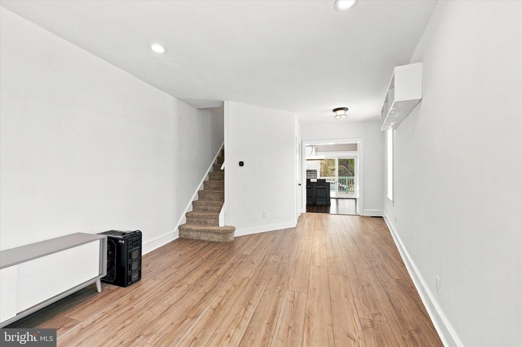 305 Carson Street - Photo 3