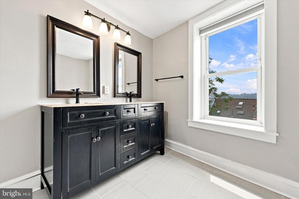 305 Carson Street - Photo 9