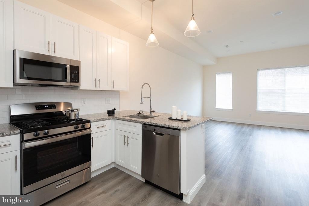 962 N 8th Street - Photo 3
