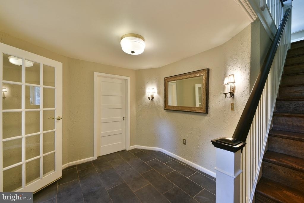 346 E Meehan Avenue - Photo 3