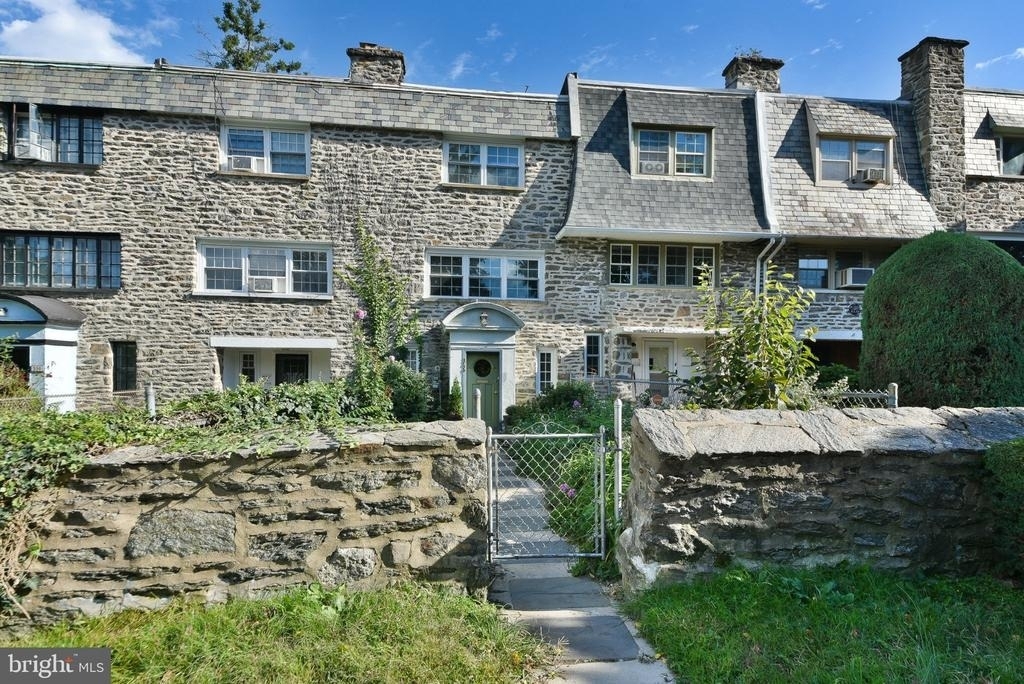 346 E Meehan Avenue - Photo 2
