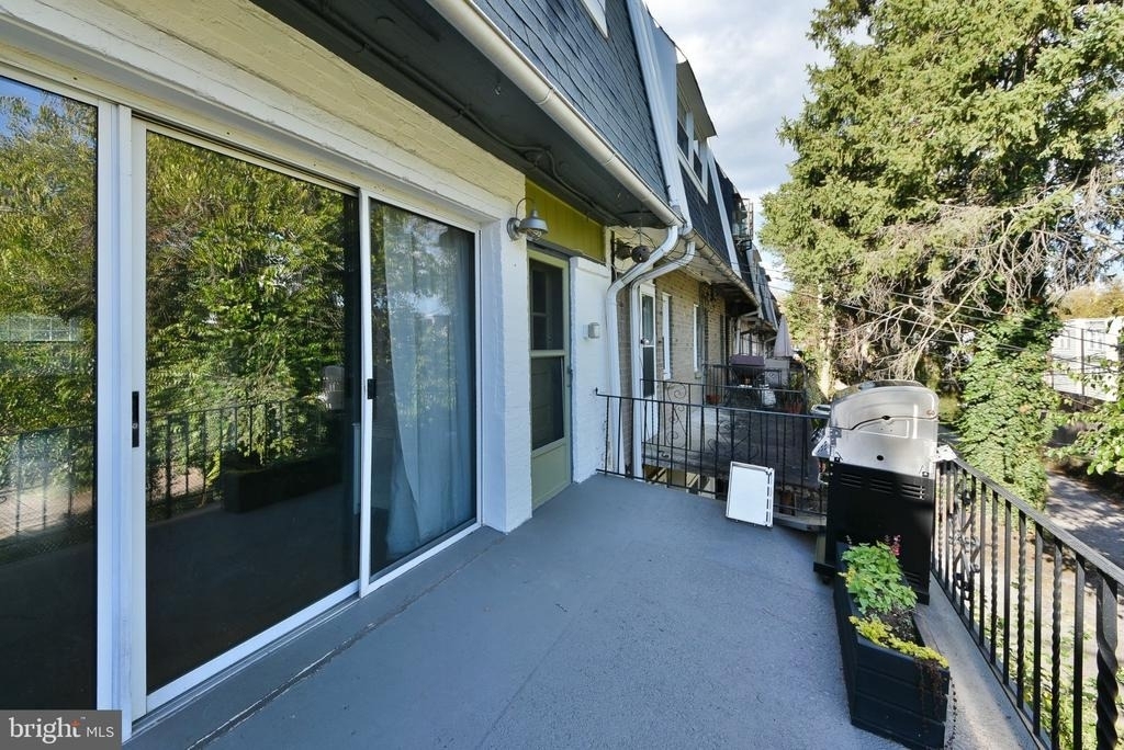 346 E Meehan Avenue - Photo 24