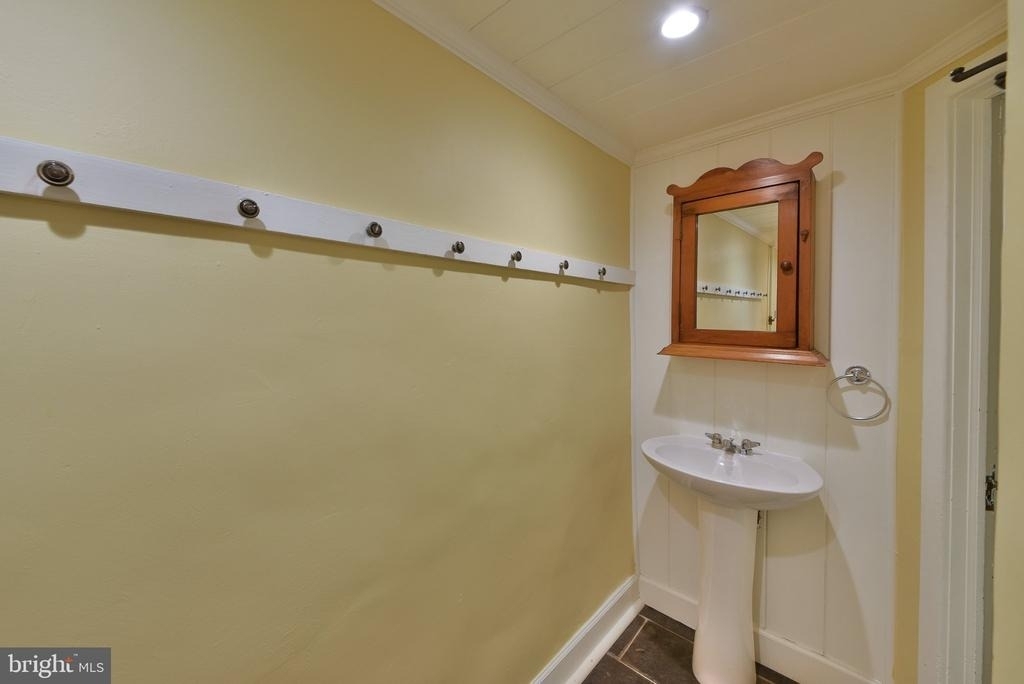 346 E Meehan Avenue - Photo 18