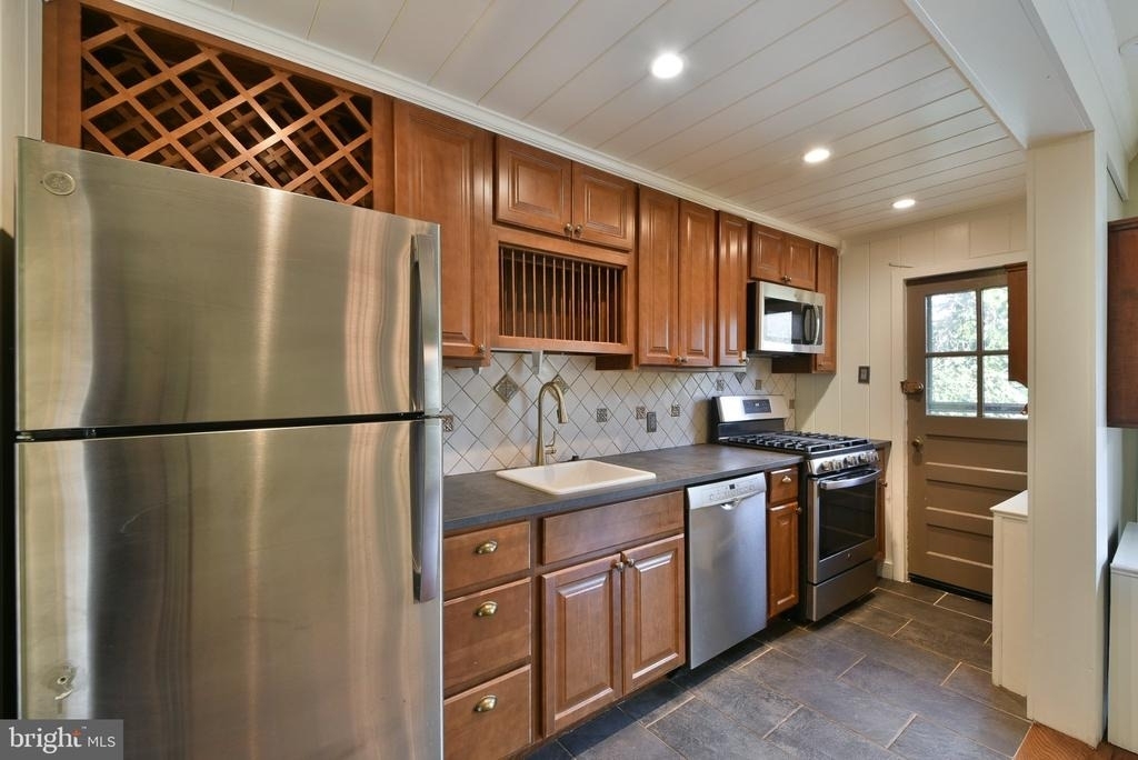 346 E Meehan Avenue - Photo 9