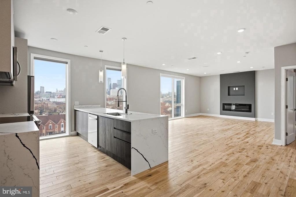 1000 W Girard Avenue - Photo 2
