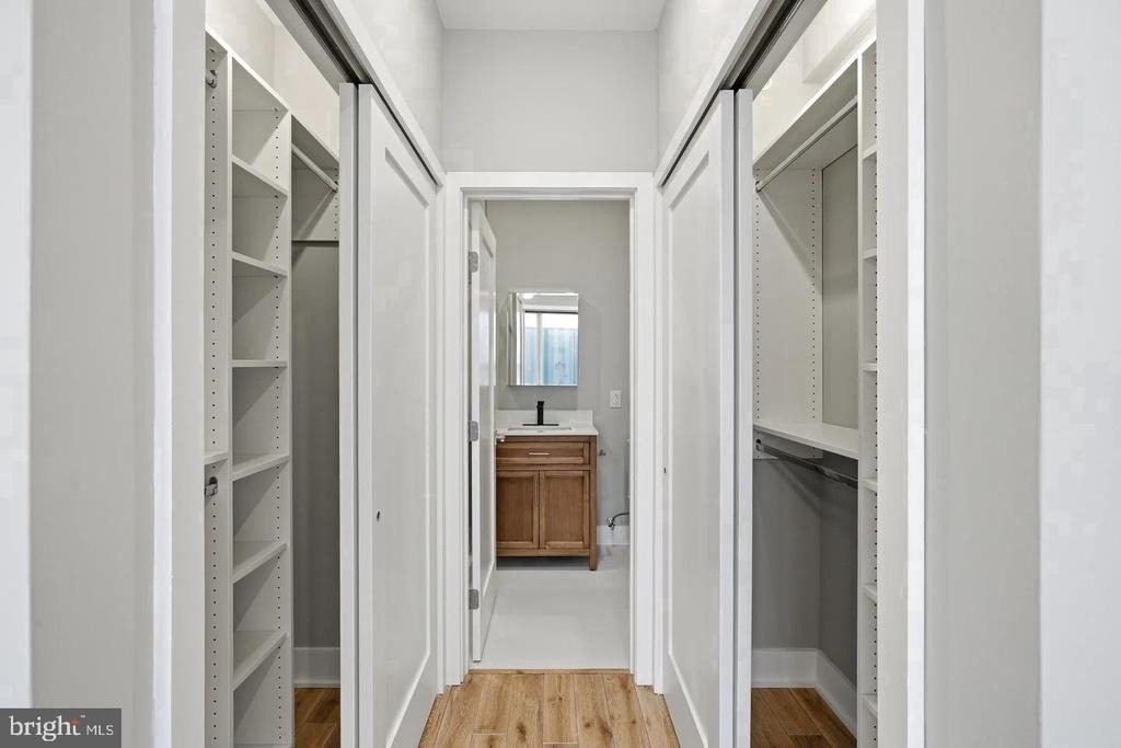 1000 W Girard Avenue - Photo 4