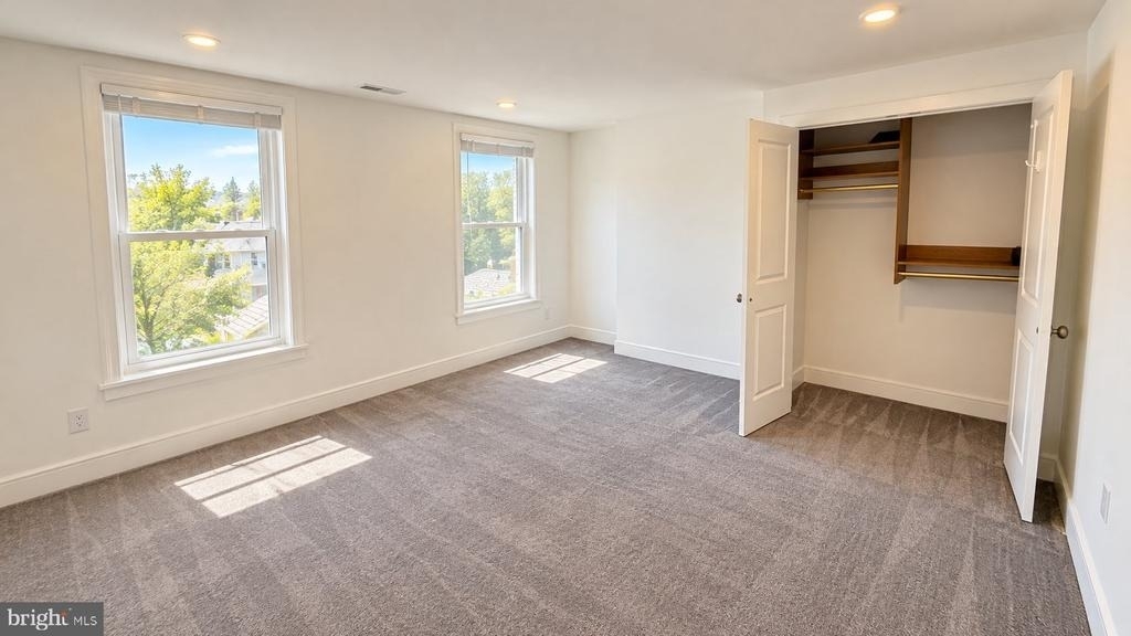 153 Dupont Street - Photo 4