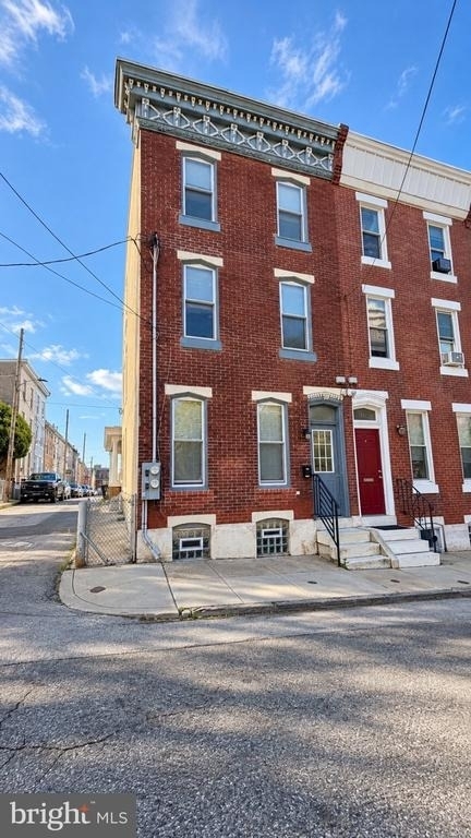 153 Dupont Street - Photo 1