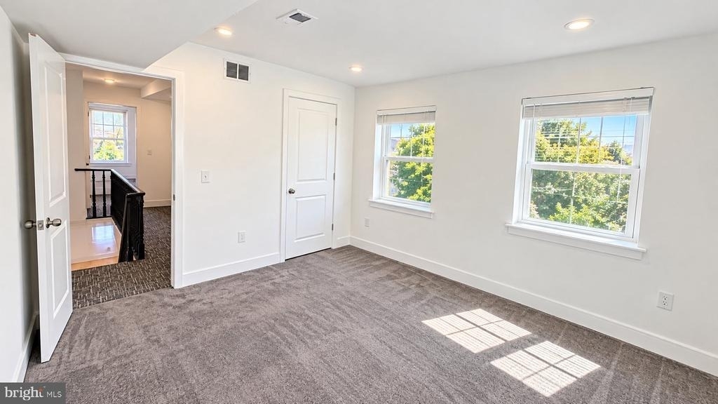 153 Dupont Street - Photo 3