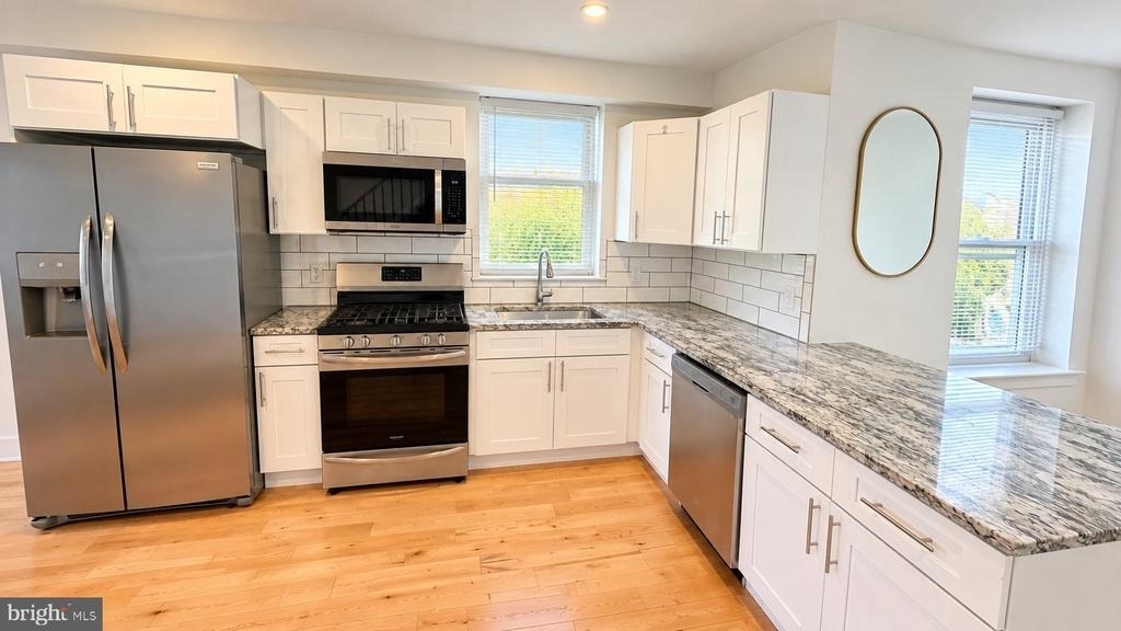 153 Dupont Street - Photo 0