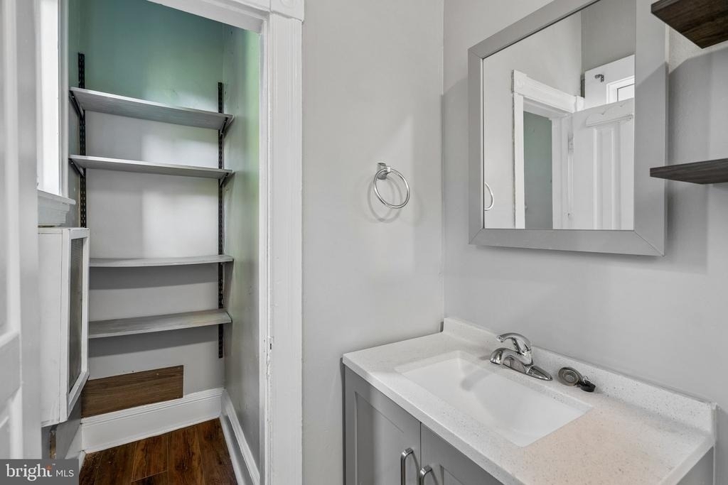 141 W Manheim Street - Photo 14