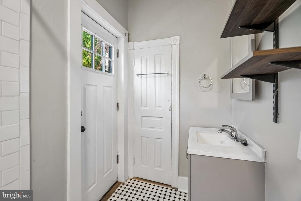 141 W Manheim Street - Photo 12