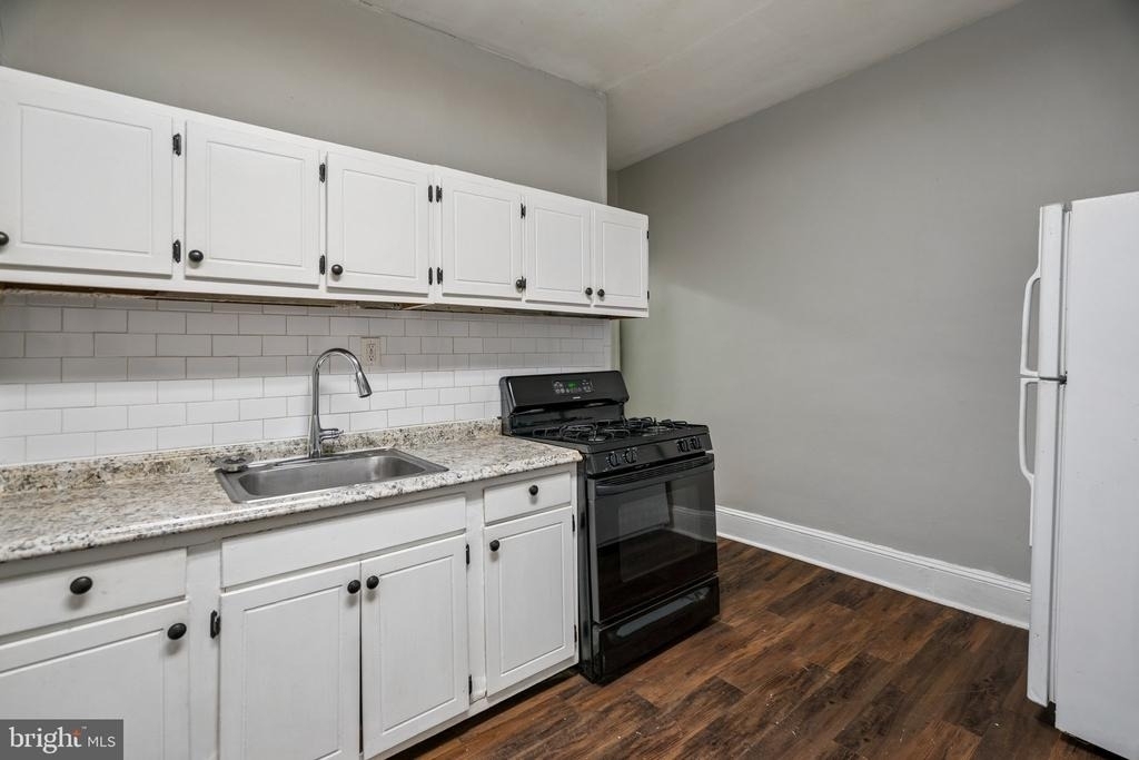 141 W Manheim Street - Photo 11