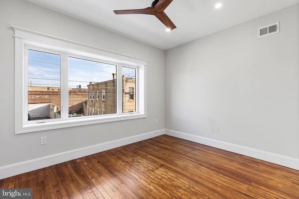 3318 Salmon Street - Photo 2