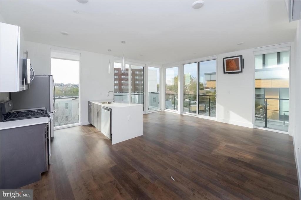 1214 N American Street - Photo 4