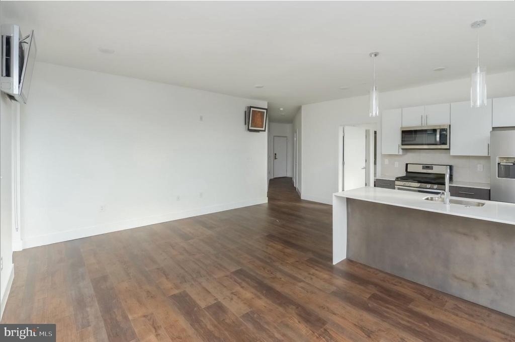 1203 Germantown Avenue - Photo 8