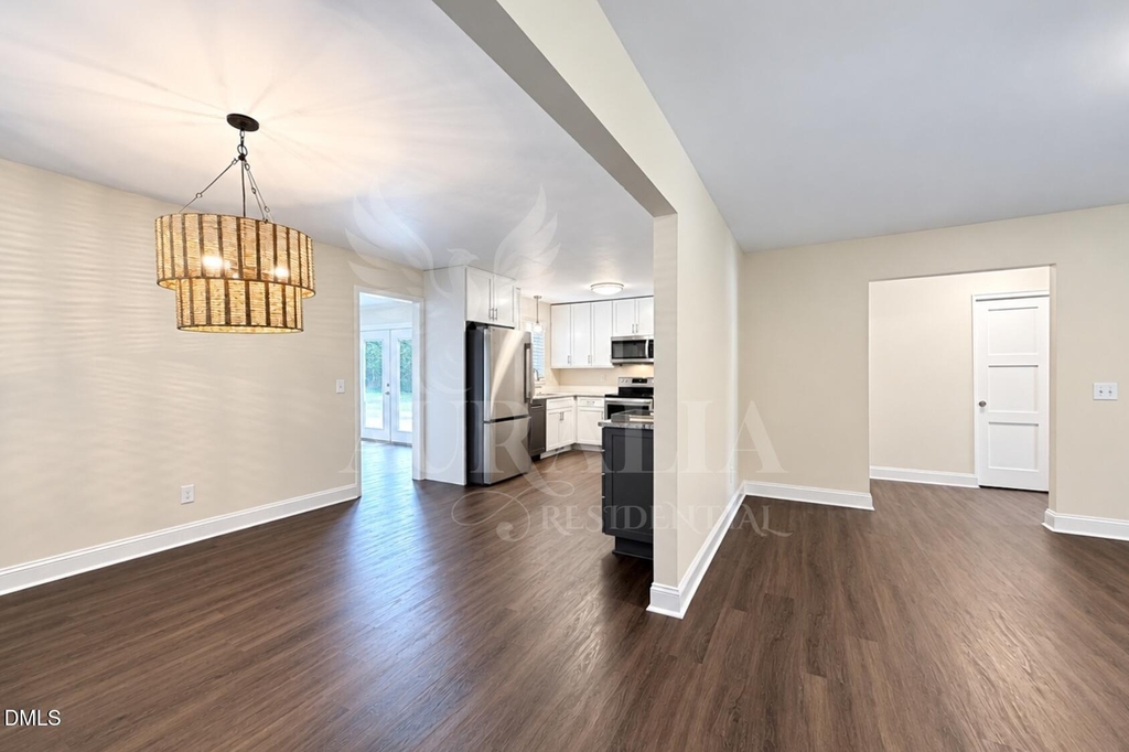 4800 Sweetbriar Drive - Photo 8