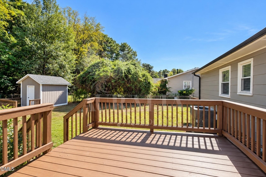 4800 Sweetbriar Drive - Photo 15