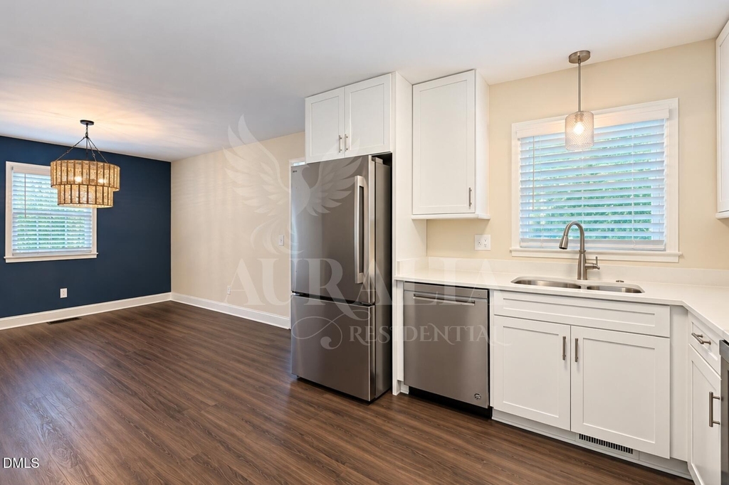 4800 Sweetbriar Drive - Photo 12