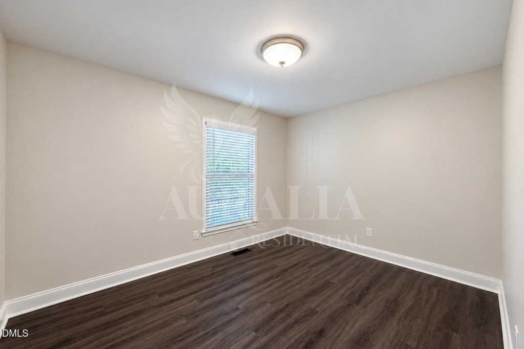 4800 Sweetbriar Drive - Photo 32