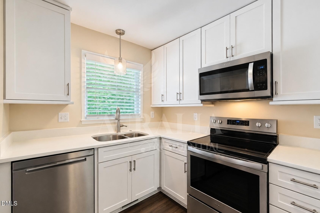 4800 Sweetbriar Drive - Photo 25