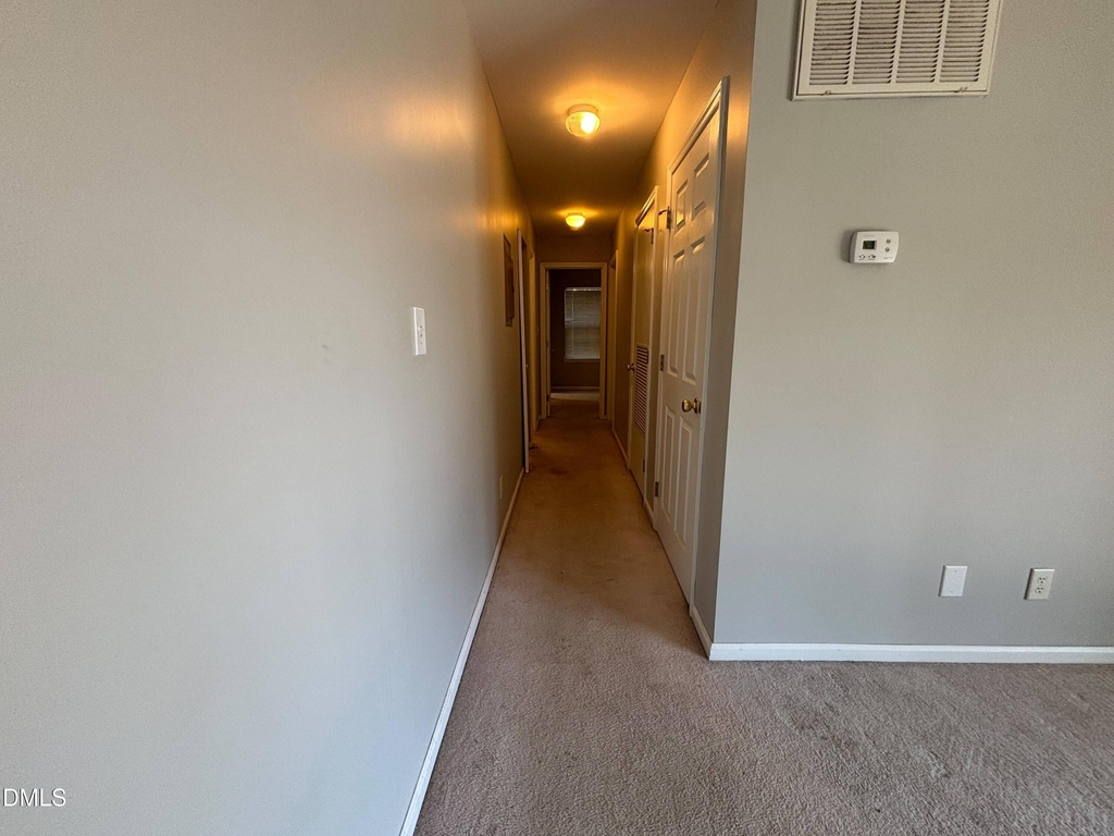 1630 Oxford Road - Photo 6