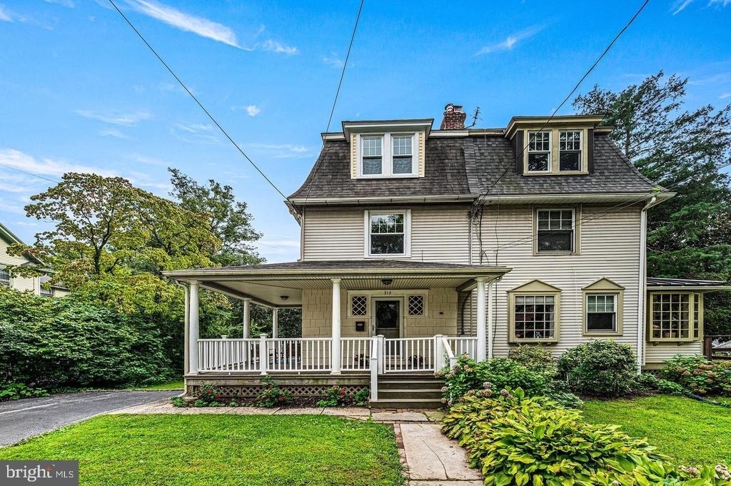 312 Dartmouth Avenue - Photo 0