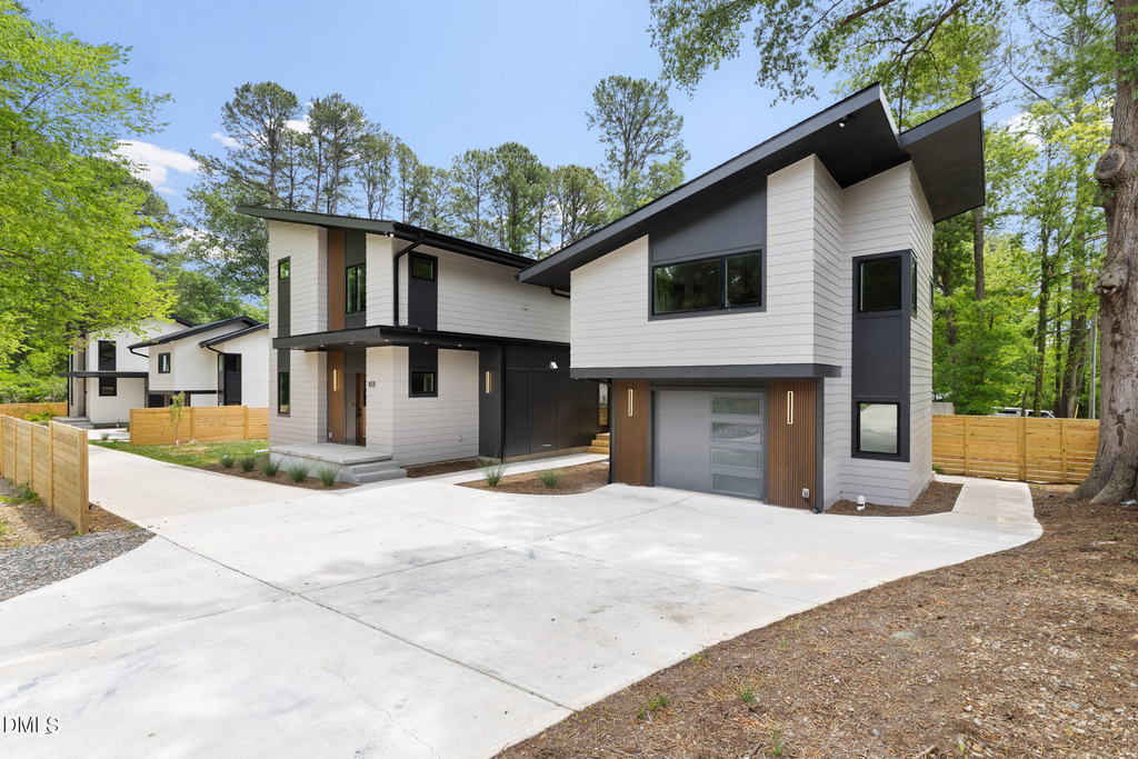 418 E Hammond Street - Photo 1