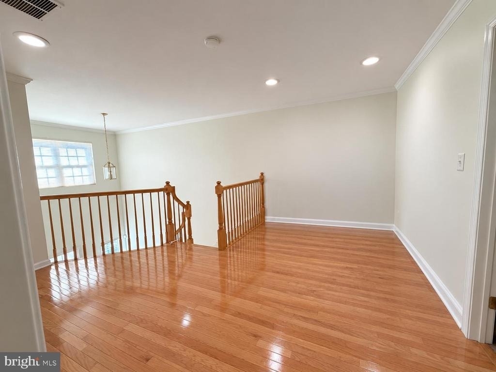 93 Hoover Avenue - Photo 3