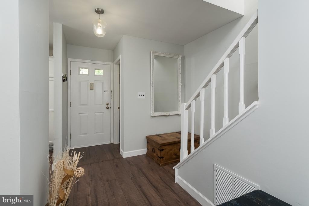 55 Sycamore Court - Photo 1