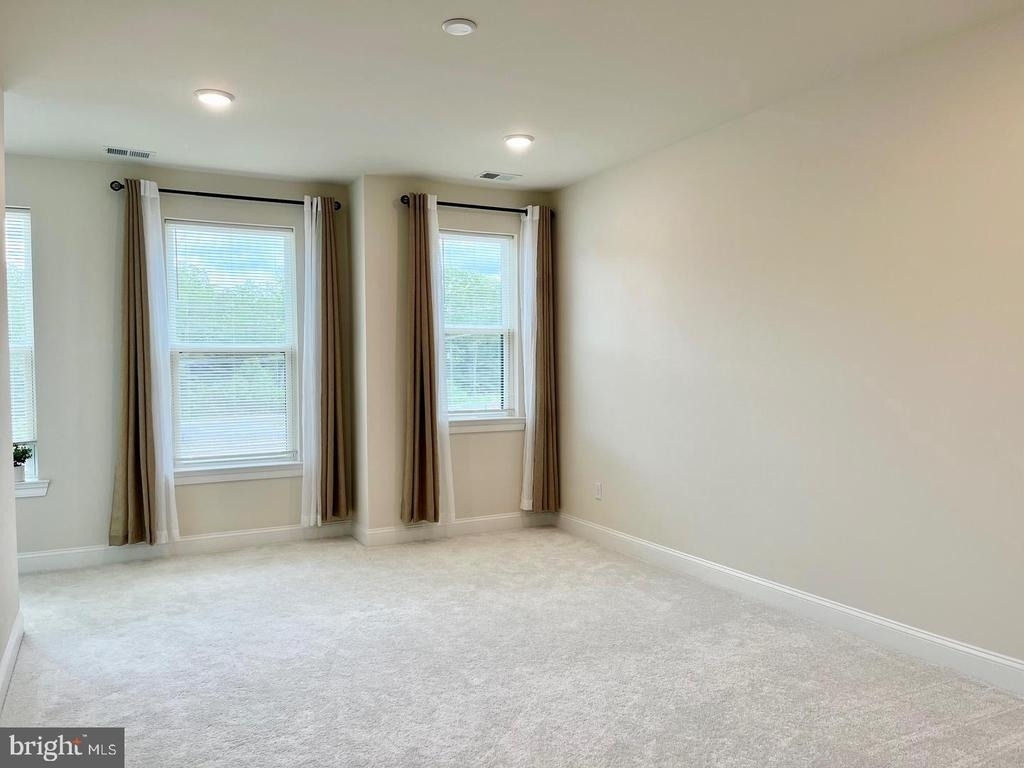 805 Shay Court - Photo 19