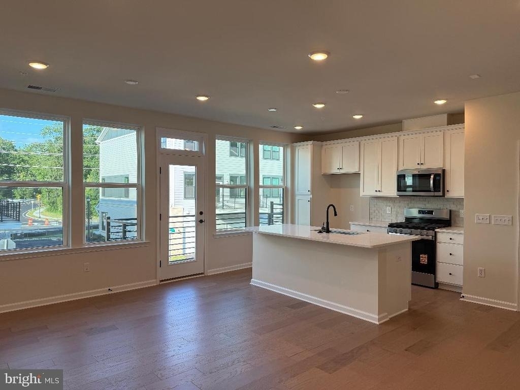 1211 Parker Boulevard - Photo 3