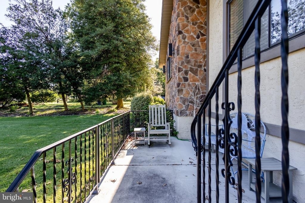 101 Garfield Avenue - Photo 2