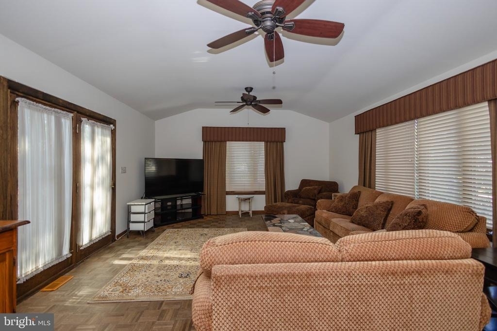 101 Garfield Avenue - Photo 14
