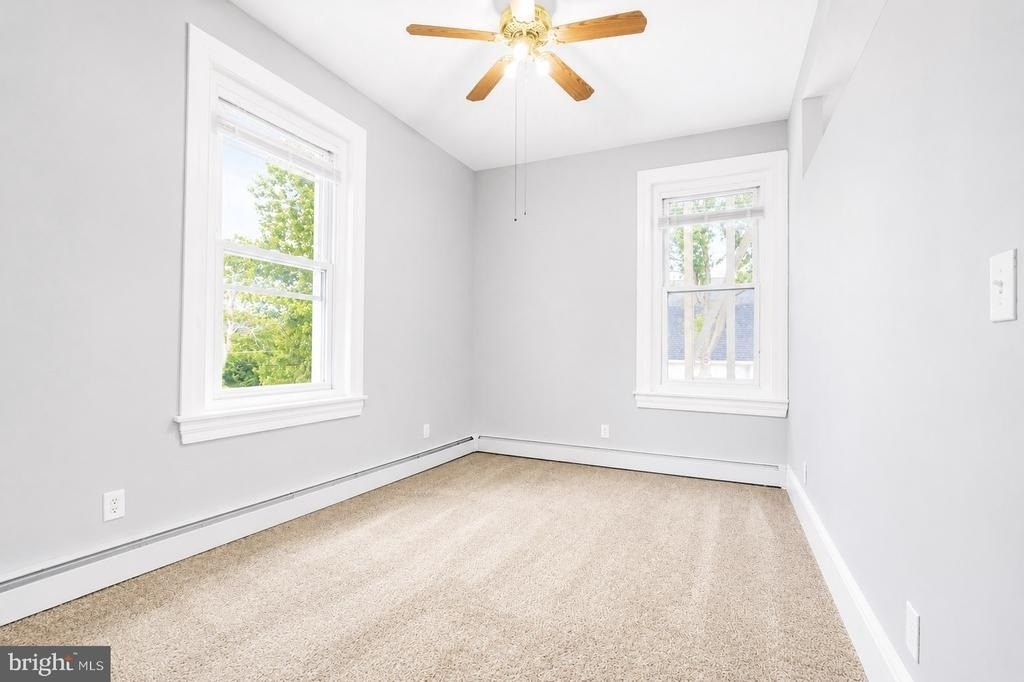239 Vine Street - Photo 4
