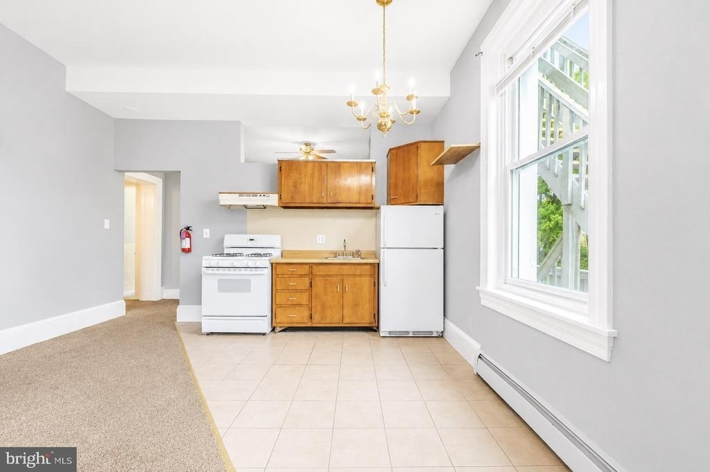 239 Vine Street - Photo 3