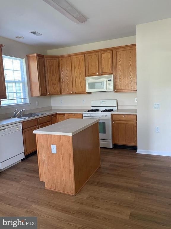 207 Devon Lane - Photo 4