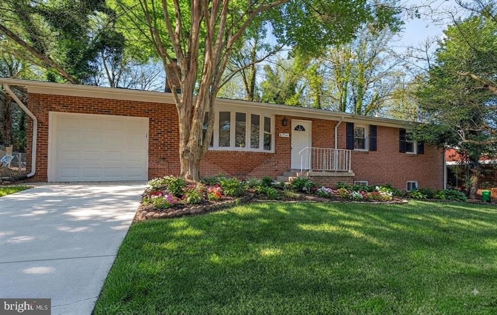 8209 Rosaryville Road - Photo 0