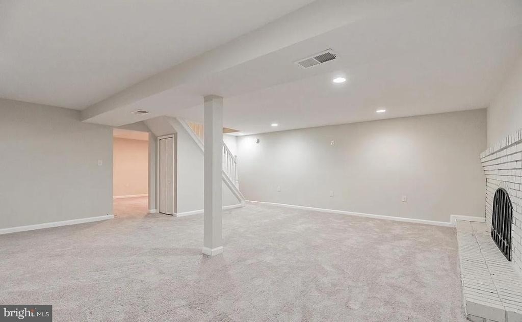 8209 Rosaryville Road - Photo 36