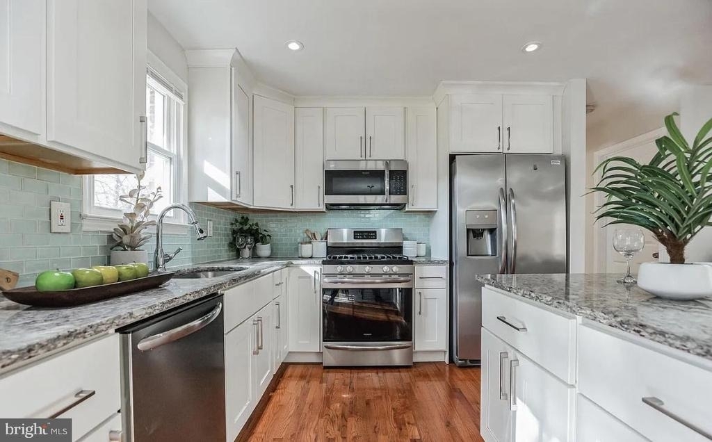8209 Rosaryville Road - Photo 4