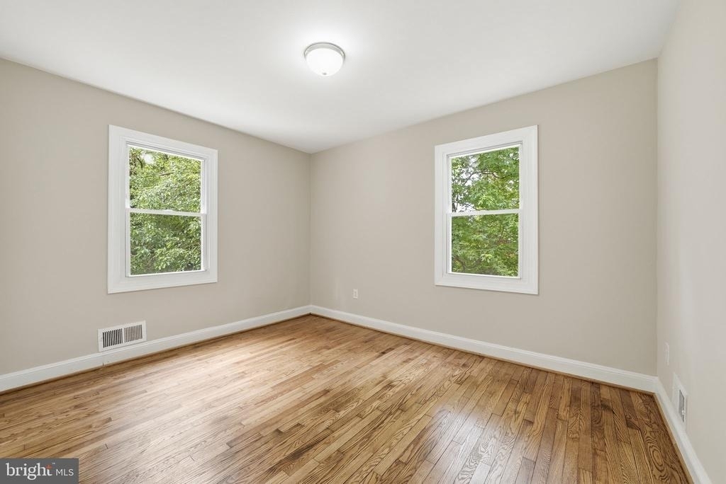 4915 Sharon Road - Photo 12